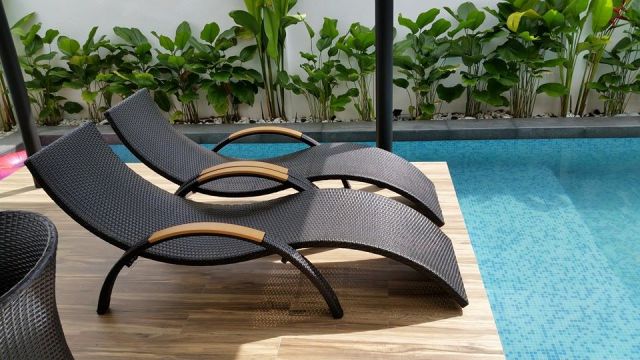 pool furniture  27